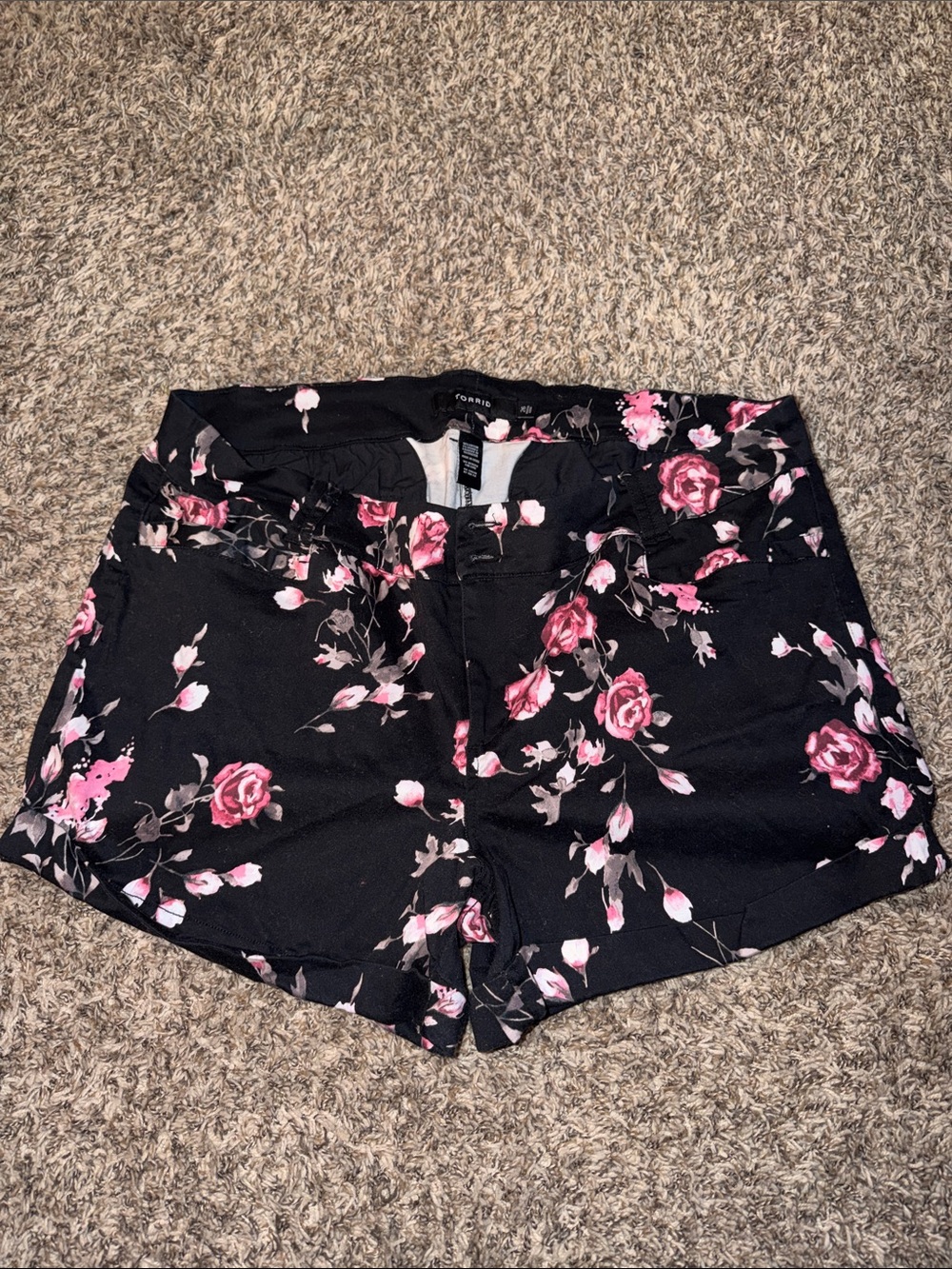 Torrid sz26 Black Floral Rose Print Jean Short